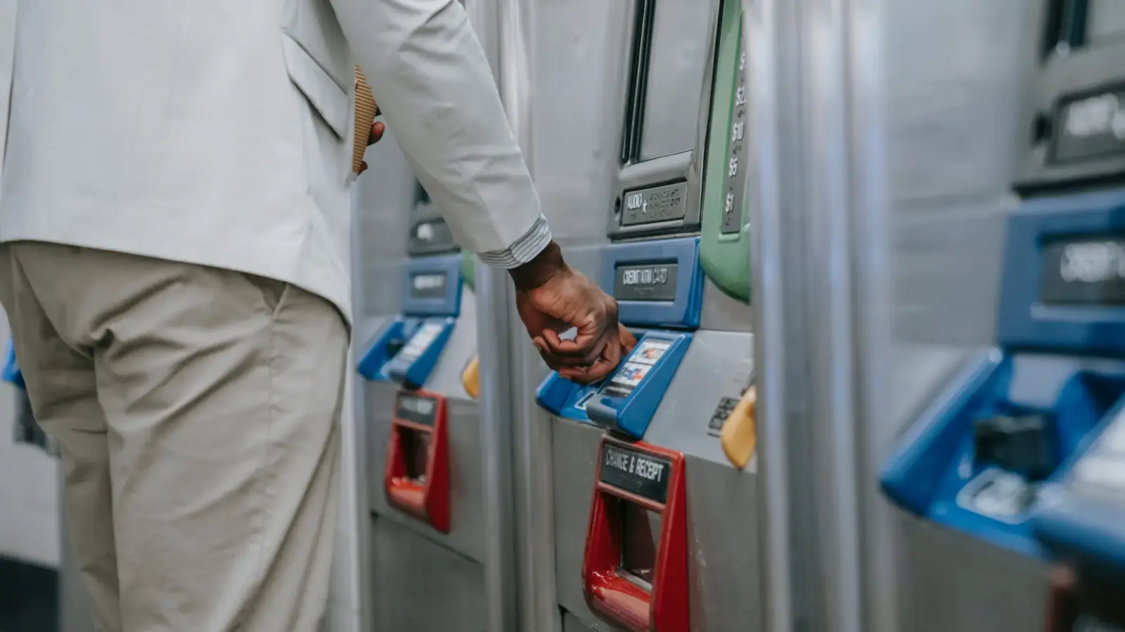 Automate de vente de titres de transport